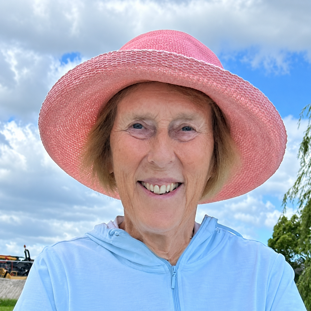 Hilary Carlile, Dip. NZNFE flower essence practitioner in Omokoroa