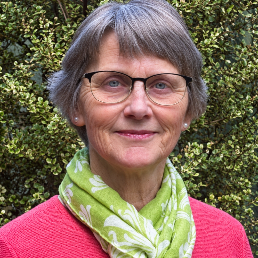 Liz Greenwood, Cert. NZNFE flower essence practitioner in Dunedin